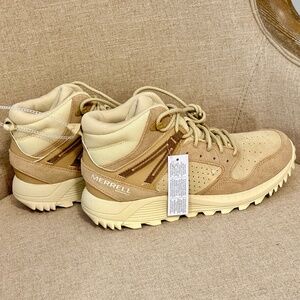 New w tags! Merrell Women's Wildwood Mid LTR WP Hiking Boots - Tan/Reed S-9